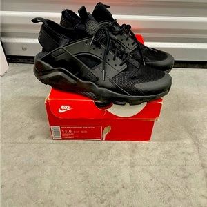 Nike Huarache black